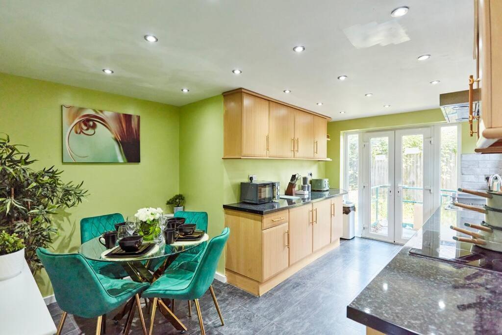 *Little Haven In Leeds* ¤Private Parking¤ Ensuite ลีดส์ ภายนอก รูปภาพ