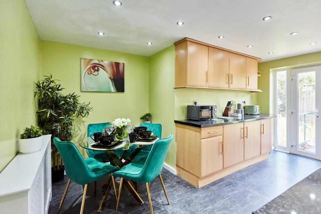 *Little Haven In Leeds* ¤Private Parking¤ Ensuite ลีดส์ ภายนอก รูปภาพ
