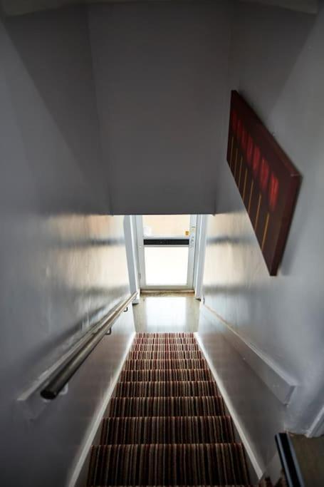 *Little Haven In Leeds* ¤Private Parking¤ Ensuite ลีดส์ ภายนอก รูปภาพ
