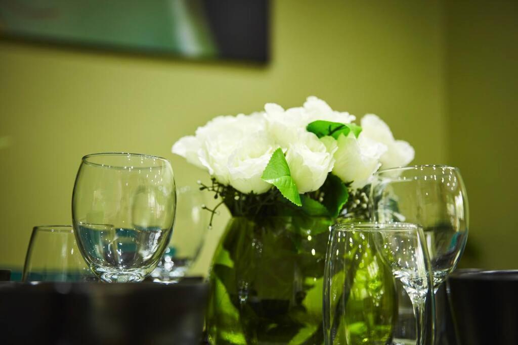 *Little Haven In Leeds* ¤Private Parking¤ Ensuite ลีดส์ ภายนอก รูปภาพ