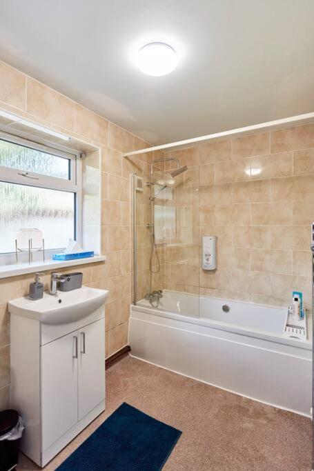 *Little Haven In Leeds* ¤Private Parking¤ Ensuite ลีดส์ ภายนอก รูปภาพ