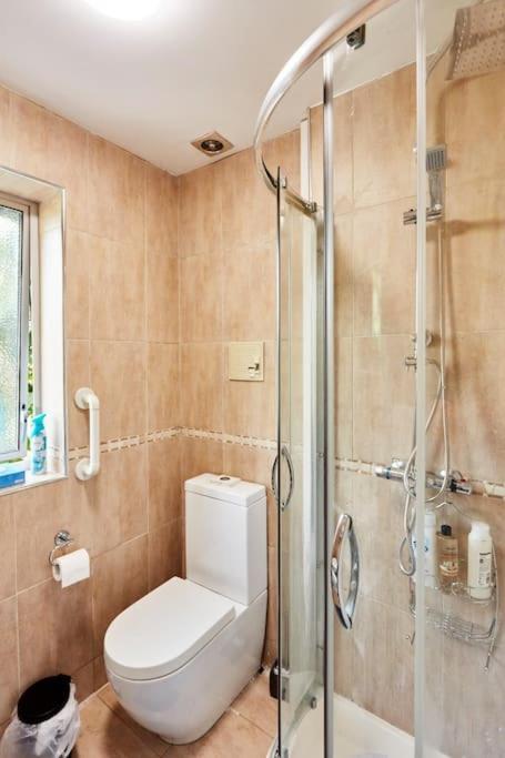*Little Haven In Leeds* ¤Private Parking¤ Ensuite ลีดส์ ภายนอก รูปภาพ