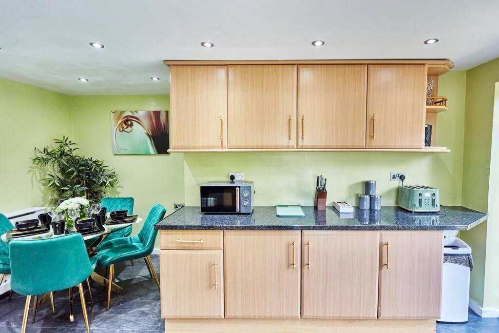 *Little Haven In Leeds* ¤Private Parking¤ Ensuite ลีดส์ ภายนอก รูปภาพ